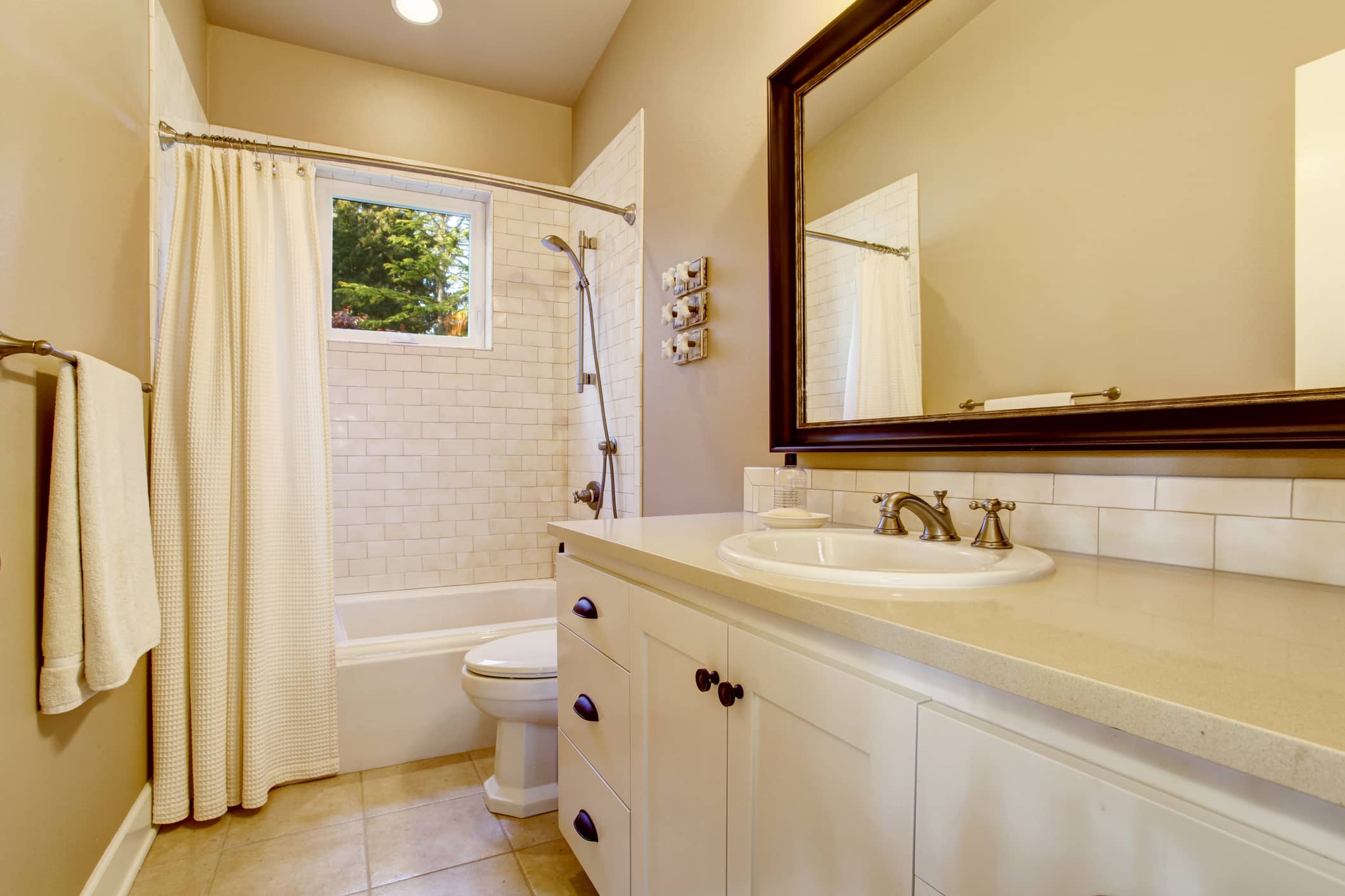 You are currently viewing Bathroom Renovation Ideas That Maximize Small Spaces